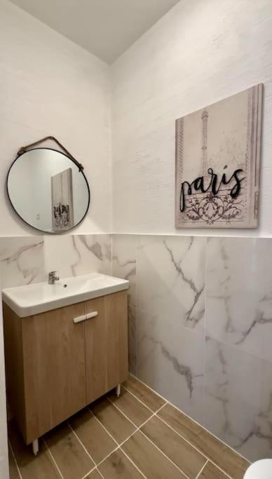 Charmant 3 Pieces Idealement Situe Menton Bagian luar foto